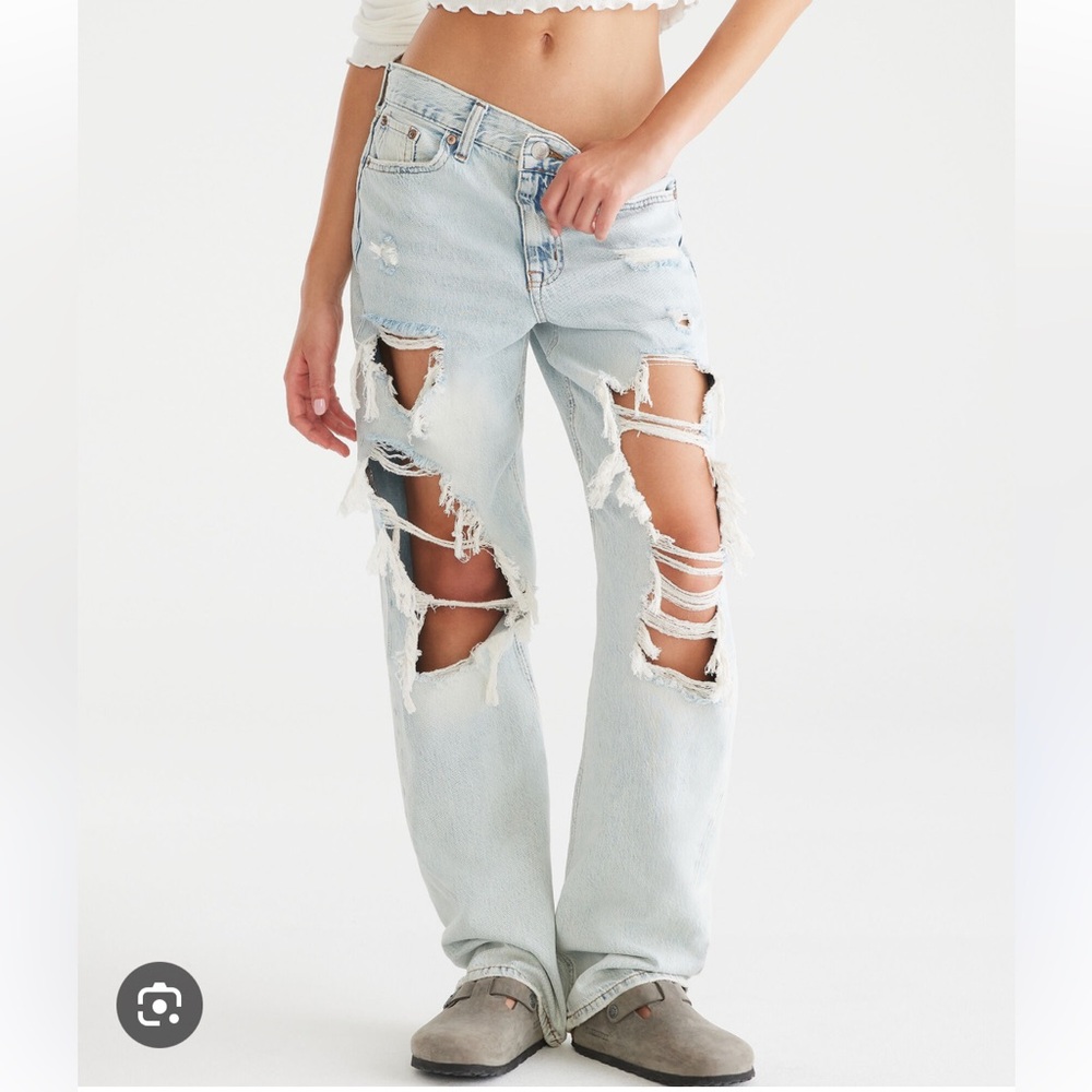 90’s high waisted mom baggy light ripped jeans